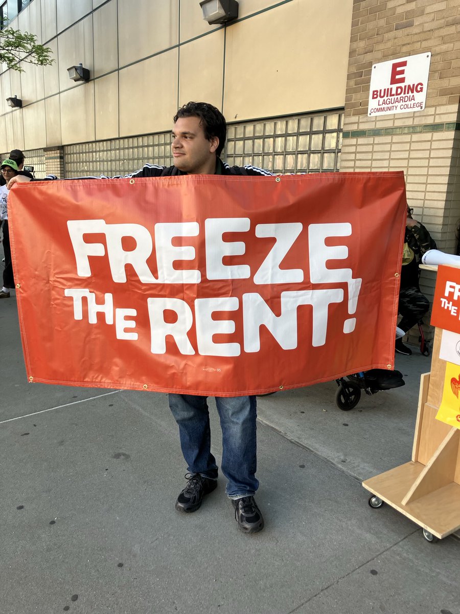 Simple message #RGB owners’ profits were 12.1% this year. Not enuf? Boo hoo. <a href="/tenantbloc/">The NYS Tenant Bloc</a> ⁦<a href="/Met_Council/">Met Council on Housing</a>⁩