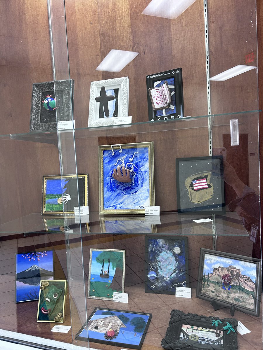 April is National Poetry Month and students in painting class created pieces inspired by poems of their choice 📝
#SanEliArt #CommitmentValorYCorazon