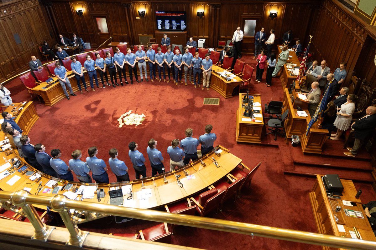 Truly honored to be invited to the Connecticut State Capitol today to be recognized for this past season. Was a great experience!❄️🏒🚌