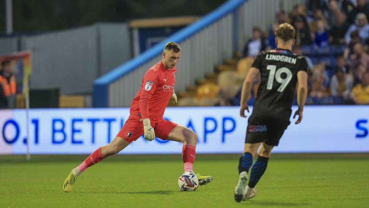 Solid on debut. 🧤