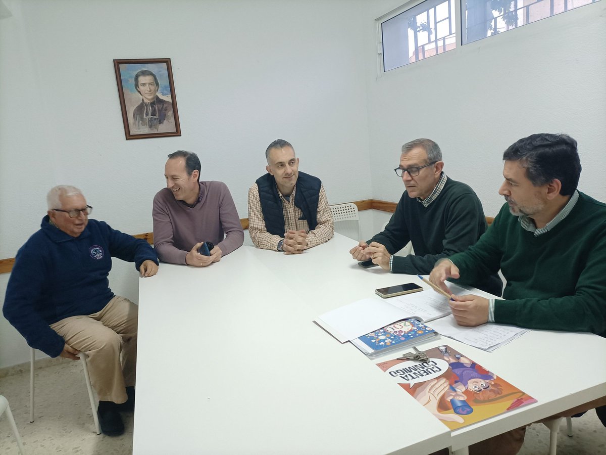 🪜 Termina abril y lo hacemos con una reunión de la directiva de #Ademar <a href="/MaristasHuelva/">Maristas🧡Huelva</a> 📝 

Hemos analizado las últimas actividades organizadas (ciclo cofrade, via crucis, concurso pasos miniatura) 👌🏻

Y empezamos a organizar lo que está por venir. 🔜

Iremos informando.📢