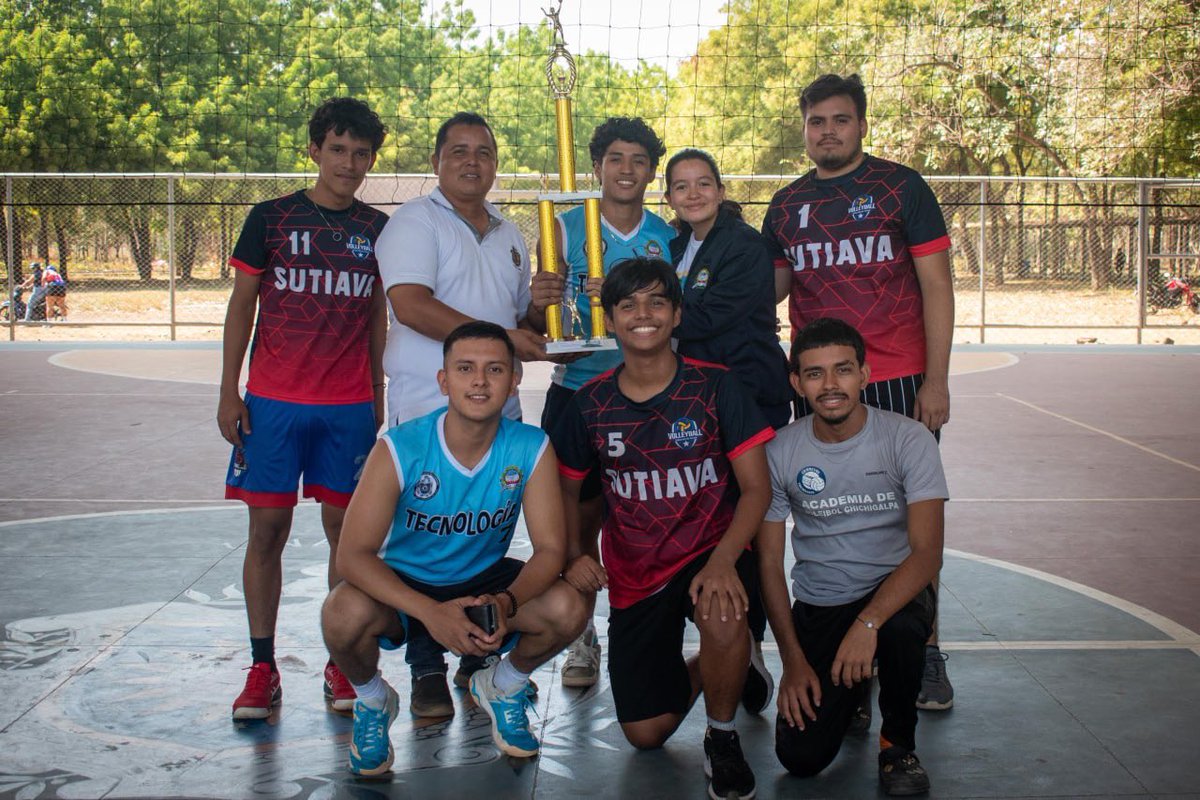 CUUN en coordinación con la Dirección de Asuntos Estudiantiles, llevó a cabo un Encuentro Deportivo de Voleibol y Sóftbol en homenaje al 13 aniversario del Tránsito a la Inmortalidad del Comandante Tomás Borge Martínez,