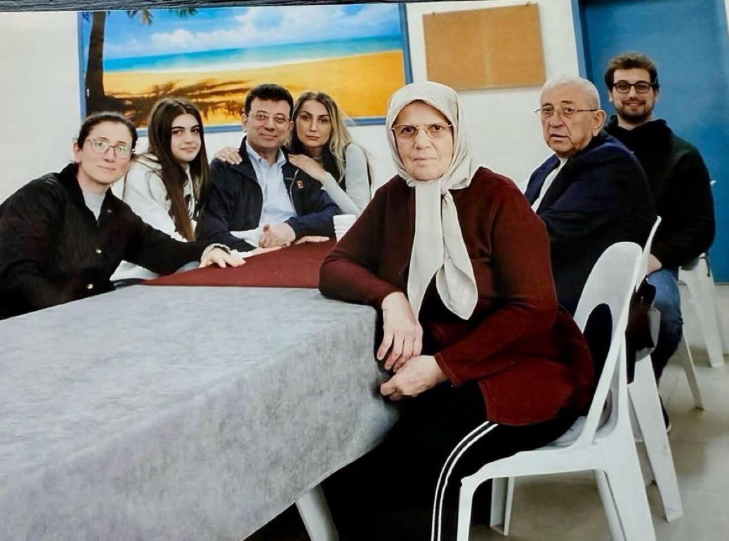 Dr. Cemil Çelik (@drcemilcelik_25) on Twitter photo Cezaevi Günleri
İmamoğlu ve ailesinin duygularını, oraları içeriden görmemiş kişilerin anlayacaklarını zannetmiyorum.
<a href="/ekrem_imamoglu/">Ekrem İmamoğlu</a>
<a href="/eczozgurozel/">Özgür Özel</a> Cezaevi Günleri
İmamoğlu ve ailesinin duygularını, oraları içeriden görmemiş kişilerin anlayacaklarını zannetmiyorum.
<a href="/ekrem_imamoglu/">Ekrem İmamoğlu</a>
<a href="/eczozgurozel/">Özgür Özel</a>