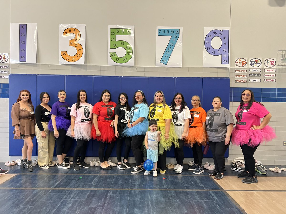 Jennifer Duron (@duronjenny_) on Twitter photo Dia De Los Niños Celebration! Love what I do! #Ladyroadrunners <a href="/chernandez_RES/">Cristina Hernandez</a> #volunteers Dia De Los Niños Celebration! Love what I do! #Ladyroadrunners <a href="/chernandez_RES/">Cristina Hernandez</a> #volunteers