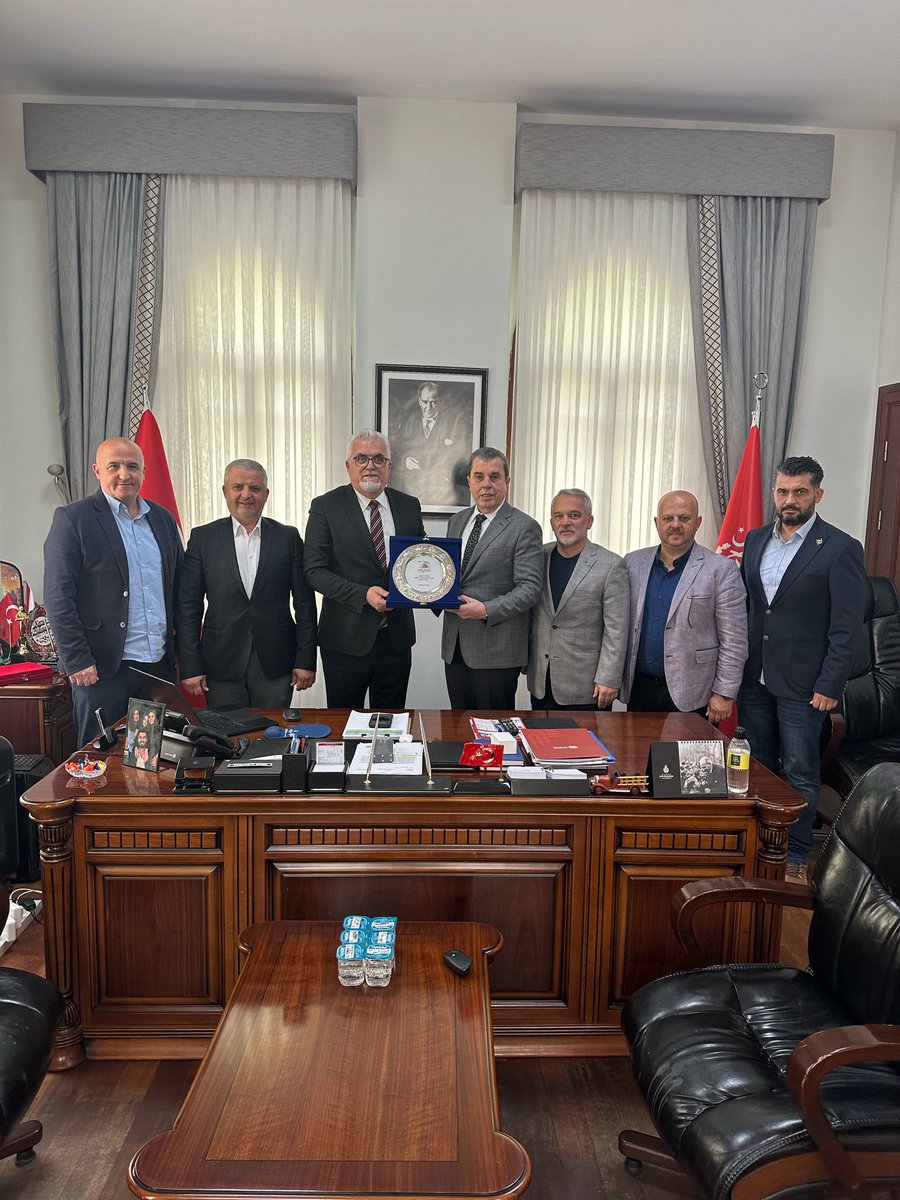 Genel Başkanımız Özcan Sönmez, Bayrampaşa Şube Başkanımız Ercüment Bölükbaşı, Kağıthane Şube Başkanımız Samet Karabaş ve Yönetim Kurulu Üyelerimiz İBB İstanbul İtfaiye Daire Başkanı Remzi Albayrak 'a ziyaret gerçekleştiediler. Kendilerine misafirperverliklerinden ötürü teşekkür