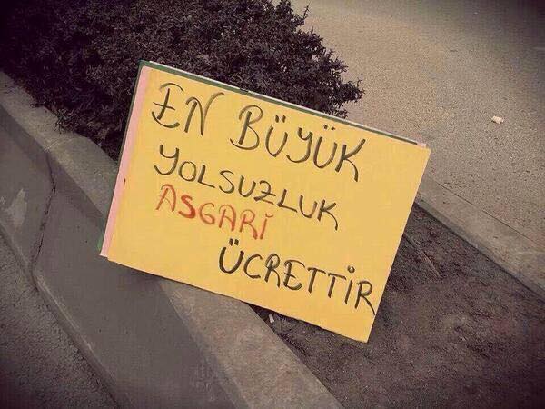 Türk-İş..
Dört kişilik bir ailenin..
Açlık sınırı 24.035 TL..
Yoksulluk sınırı 78.292 TL..
Asgari ücret 22.105 TL, en düşük emekli maaşı 14.469 TL..