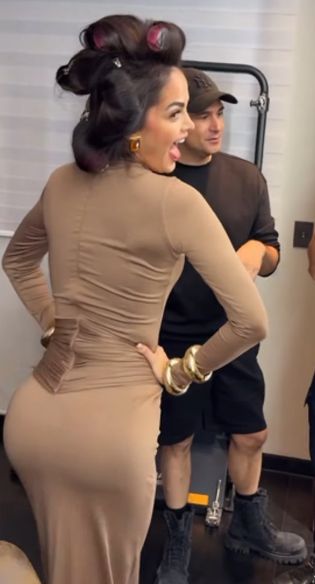 ElRamirezPer's tweet image. En este dia del niño me gustaria felicitar al chiquito de Marisol González, y aparte de hermoso apuesto que es muy travieso y goloso 🤤

A quien felicitarian?