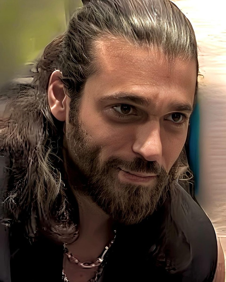 Farkhondeh21210's tweet photo. خفن 🔥 

I vote for #CanYaman from Turkey for the 100 Most Handsome Faces of 2025
#100faces2025
#tccandler 
@tccandler https://t.co/1pT9oA5Rvy