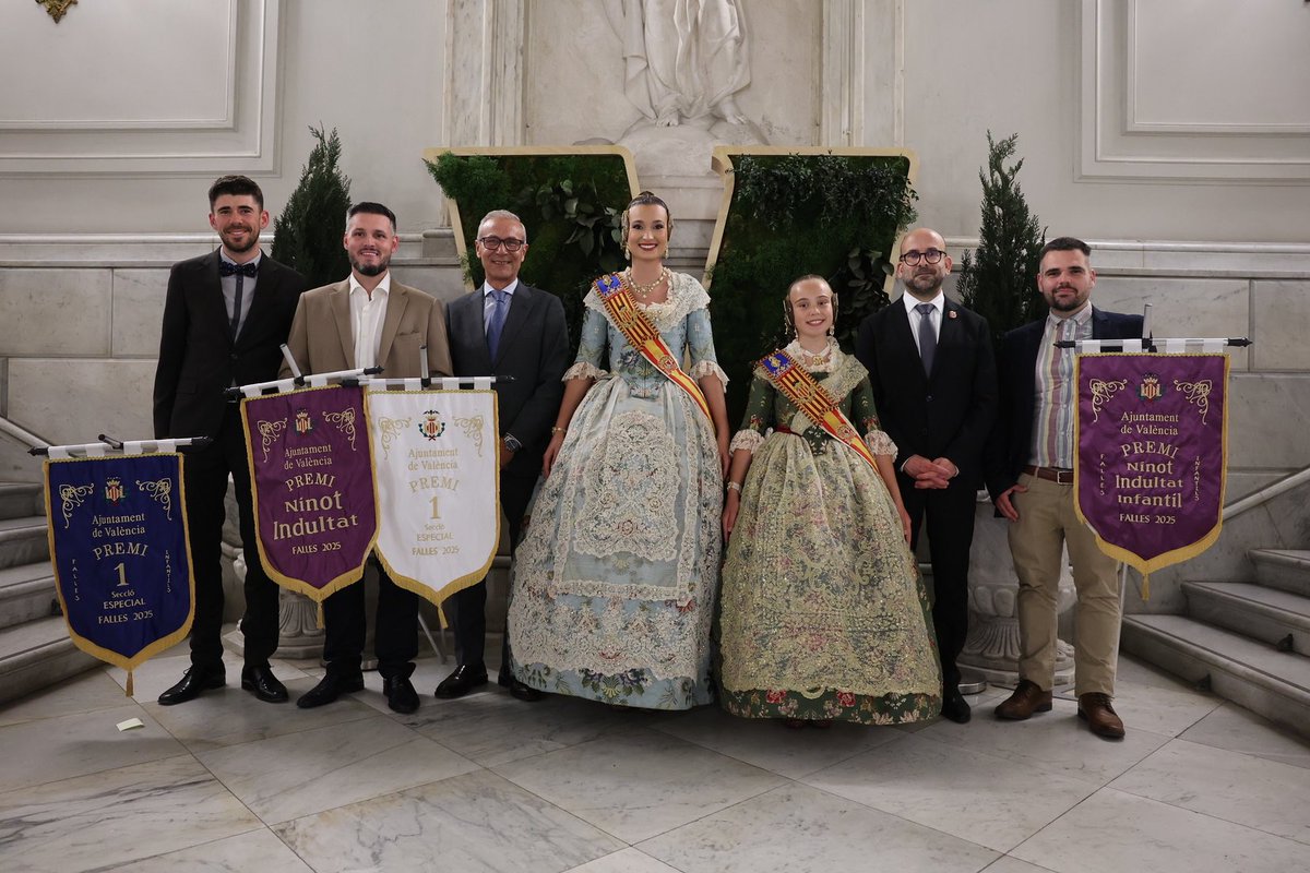 👨🏻‍🎨👩🏻‍🎨 Hui s’ha celebrat la Gala de l’Artista Faller, la ‘Gala dels 1’

✨ Un acte on s’ha posat en valor el treball dels artistes fallers guanyadors de primers premis de secció, enginy i gràcia, millor ninot i ninot amb més enginy i gràcia, ninots indultats i falles experimentals