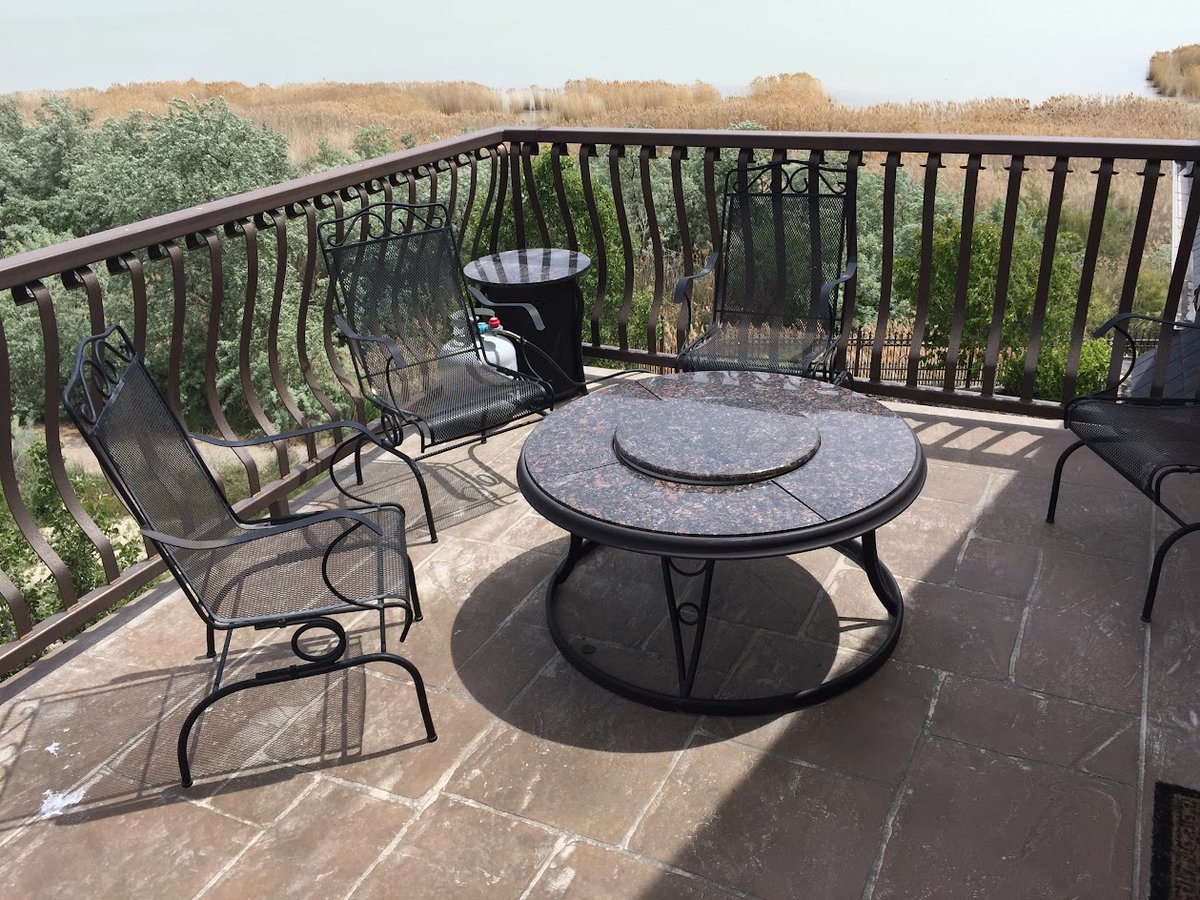 WesternFenceUT's tweet image. Upgrade your balcony with a custom railing that blends safety and style—perfectly paired with a cozy seating area to relax, sip coffee, or catch the sunset. Your new favorite spot awaits. #CustomRailing #OutdoorLiving #BalconyGoals