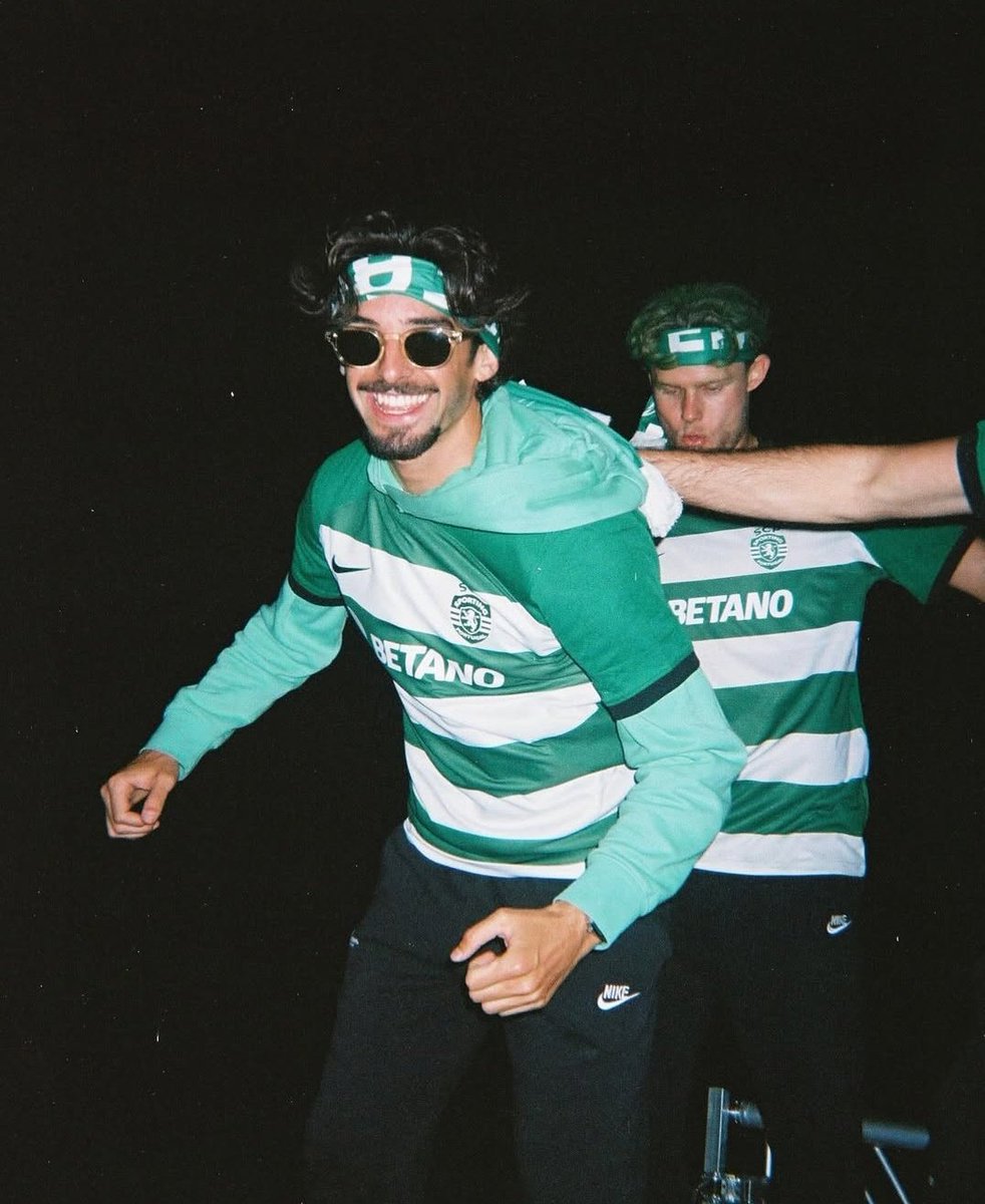 racadeleao_'s tweet photo. "Desde miúdo que sei a grandeza do Clube e quando defrontei o Sporting CP também percebi isso. Claro que depois, estando dentro, sendo Campeão Nacional e vivendo o que vivemos no Marquês de Pombal, ainda fiquei com mais certeza de tudo."

🗣️ Francisco Trincão https://t.co/FZxtUGeBQx