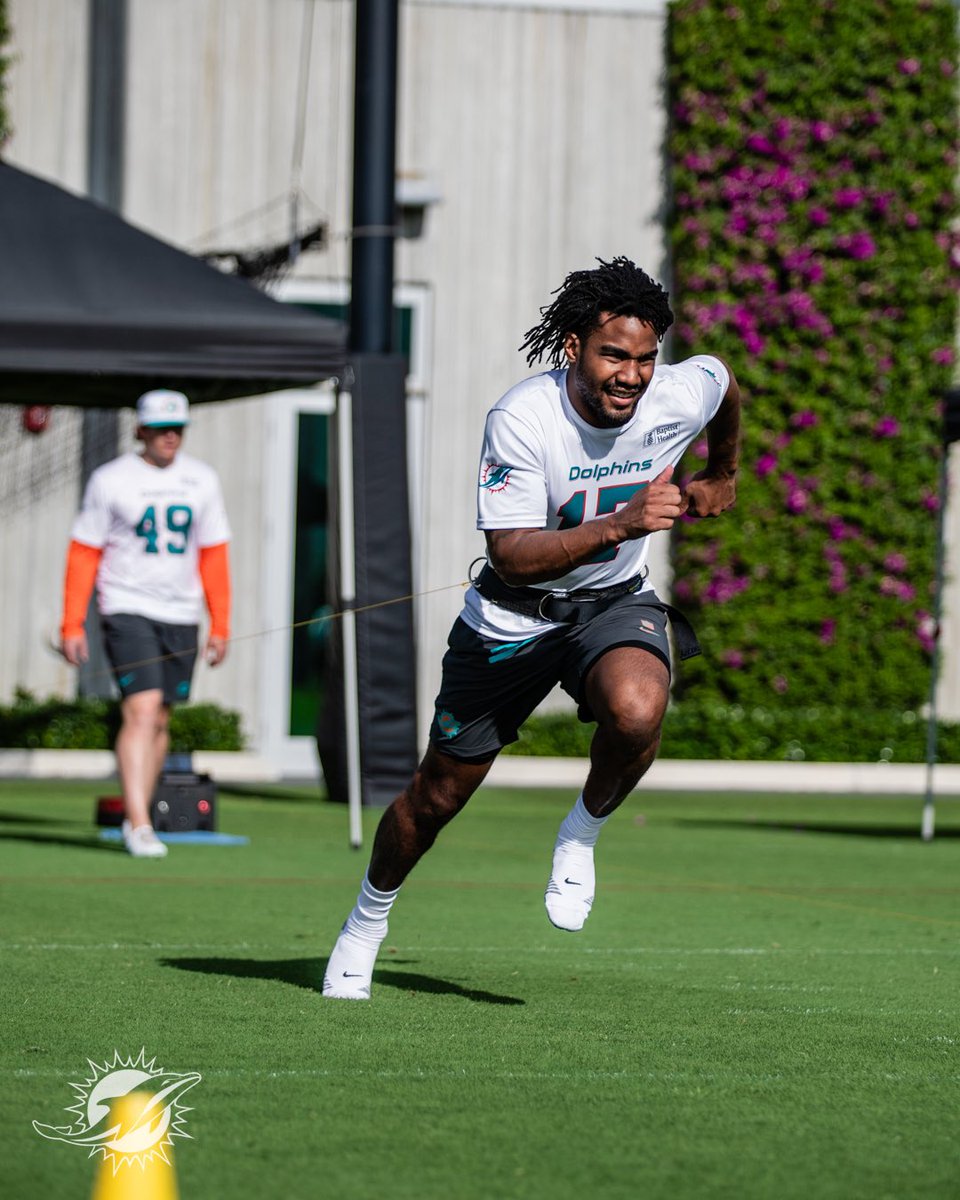 JoeRobbie_'s tweet photo. Tua with the FAT LIP in⁉️⁉️⁉️

Brb going to book my Super Bowl accommodations 
 https://t.co/QrntntqepL