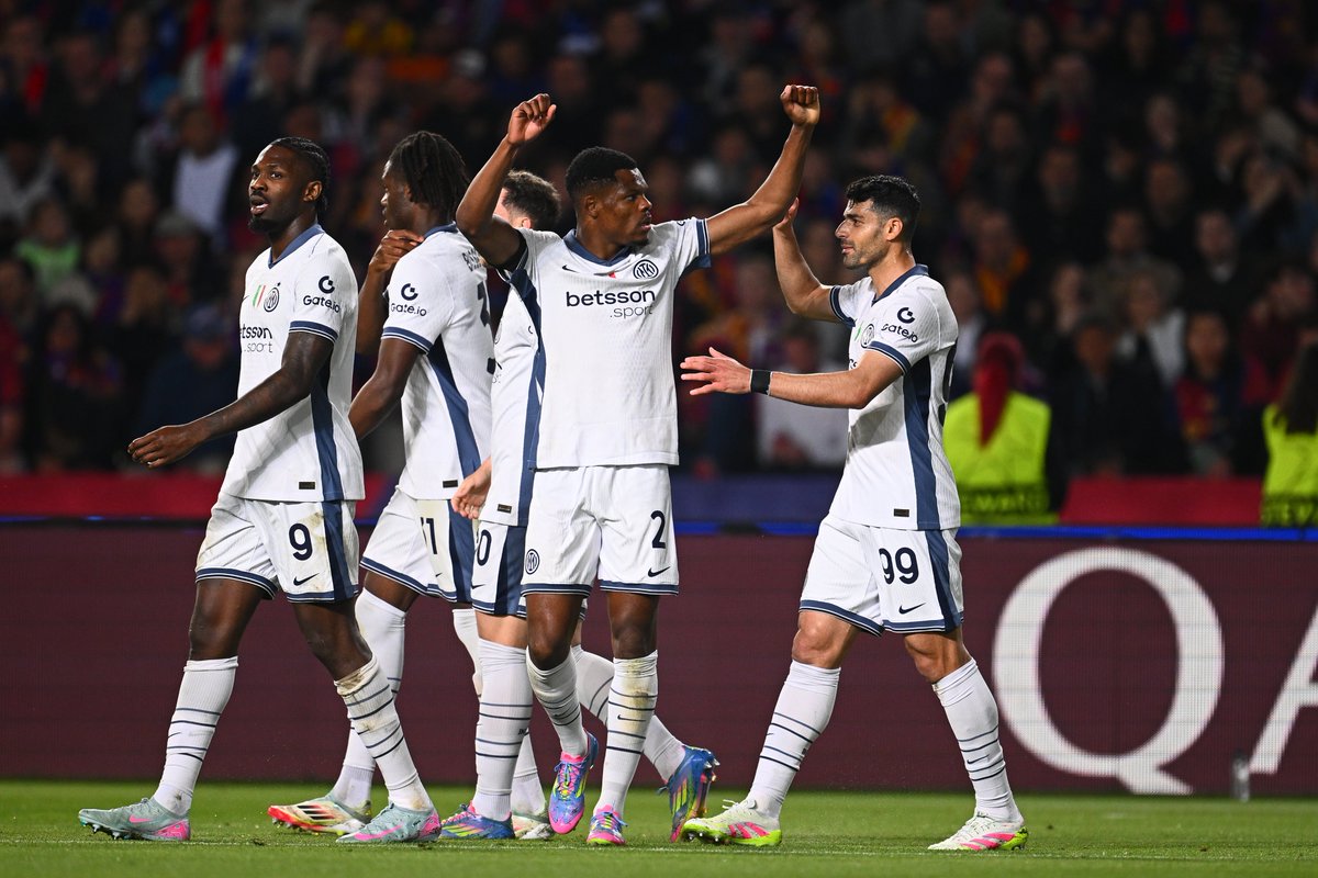 Inter_jp's tweet image. 🅰️⚽⚽ ✅

#ForzaInter #UCL #BarcelonaInter