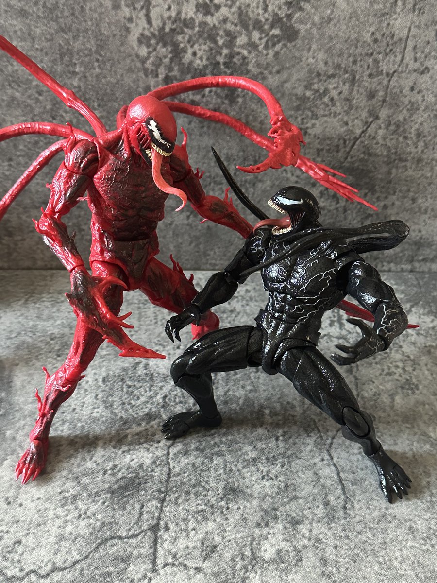【S.H.Figuarts ヴェノム】

“The Last Dance”版。質感といいテカリといい決定版だと思います。でかいフィギュアはやっぱり正義。SSUからはヴェノムだけじゃなくて（カーネイジは出てるけど）、モービウスとかクレイヴン・ザ・ハンターとか出してほしい。