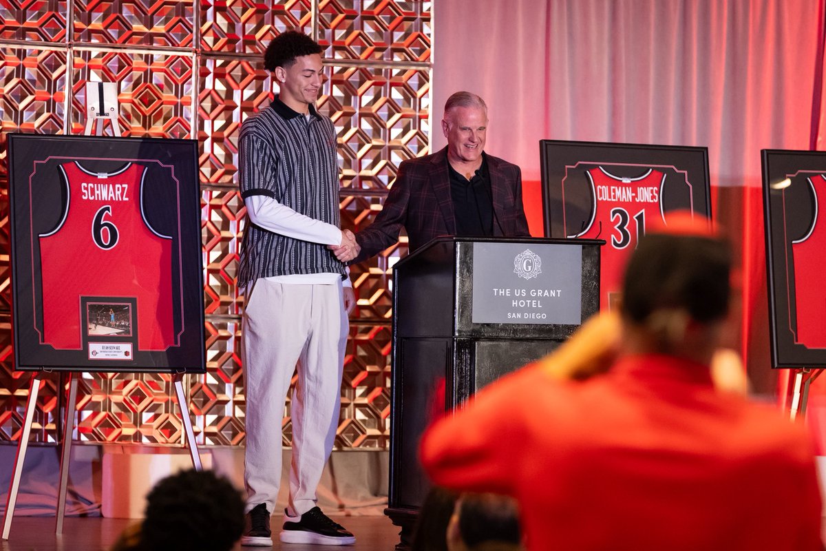 mesa_aztecs's tweet image. Closing out the 2024–2025 season at our Men’s Basketball Banquet.🔴⚫️
Proud of the work, the progress, and the moments that defined this team. Thank you to everyone who supported MESA and our student-athletes along the way!

#MESA #GoAztecs #SDSUMBB