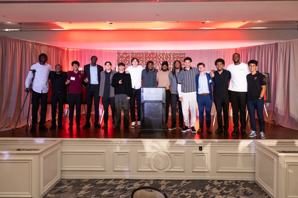 mesa_aztecs's tweet image. Closing out the 2024–2025 season at our Men’s Basketball Banquet.🔴⚫️
Proud of the work, the progress, and the moments that defined this team. Thank you to everyone who supported MESA and our student-athletes along the way!

#MESA #GoAztecs #SDSUMBB