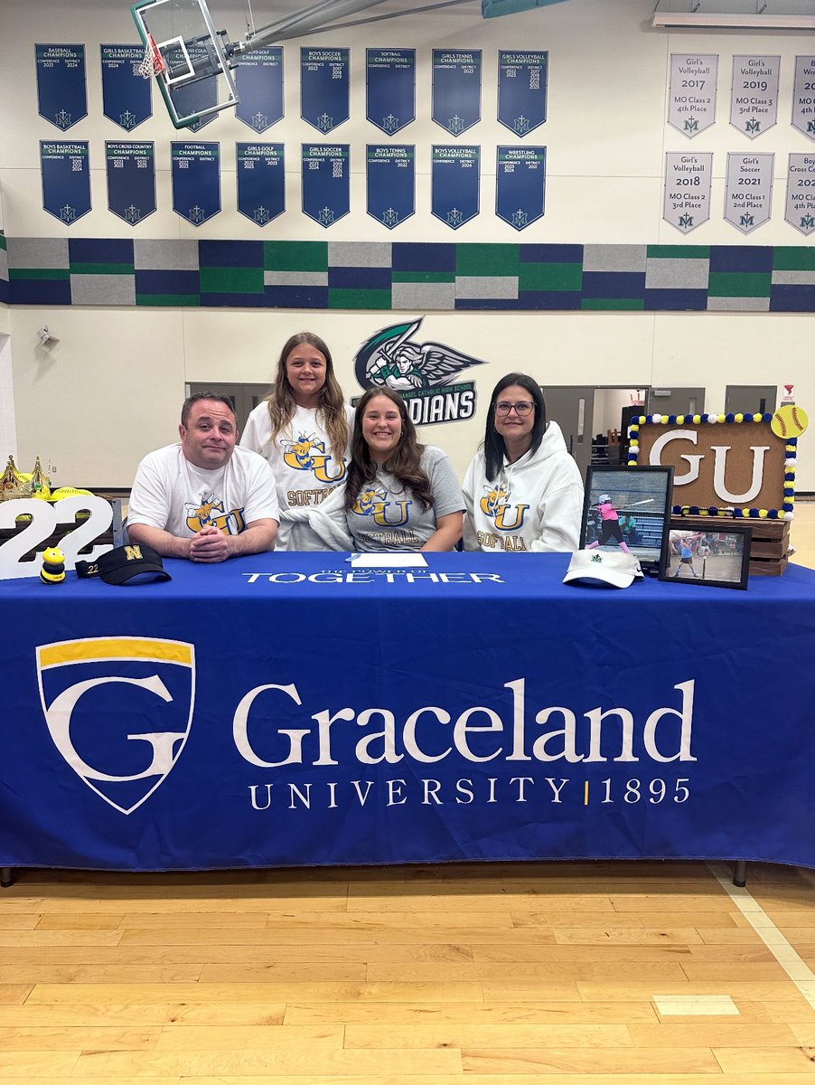 I went into this year thinking my softball journey was coming to an end, but after some much needed prayer, I fell back in love with the game that’s shaped me into the person I am today. With that said, I’m so thankful to announce my commitment to Graceland University! 🐝💙🥎