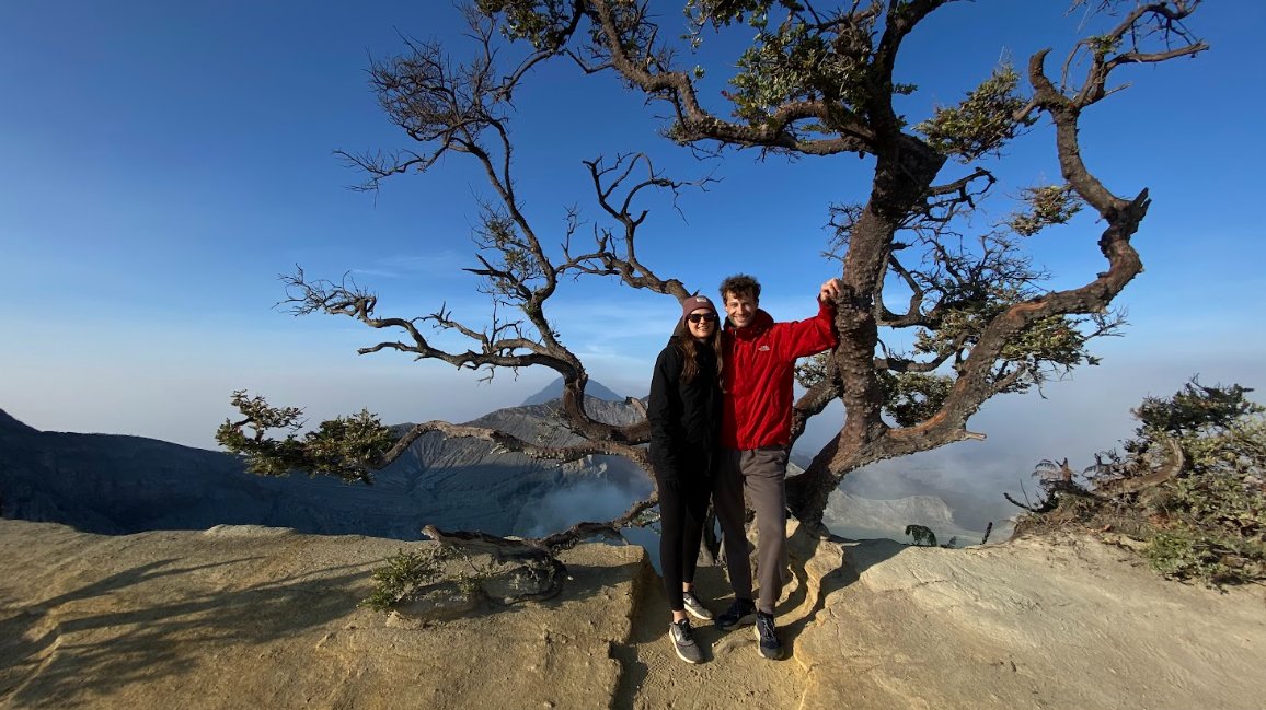 bromojava's tweet image. bromojavatravel.com
The Ijen Crater Trekking Tour 1 Day 1 Night is a simple yet unforgettable experience designed for nature lovers and adventure seekers.
#IjenCraterTour #BlueFireTrekking #IjenAdventure #EastJavaTrekking #SulfurLakeView #IjenFromBanyuwangi