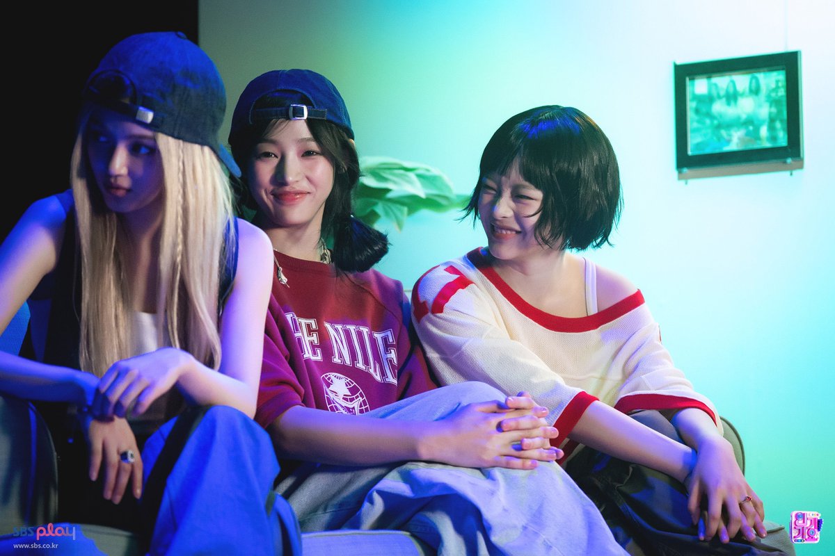 [📸] 30.04.25 — #HANNI em novas fotos divulgadas pela SBS. 💜

#NJZ #하니 <a href="/NJZ_official/">NJZ</a>