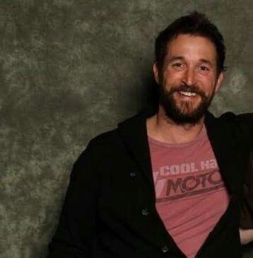noah wyle and alex o‘loughlin playing brothers when 
(please someone tell me they see it too)