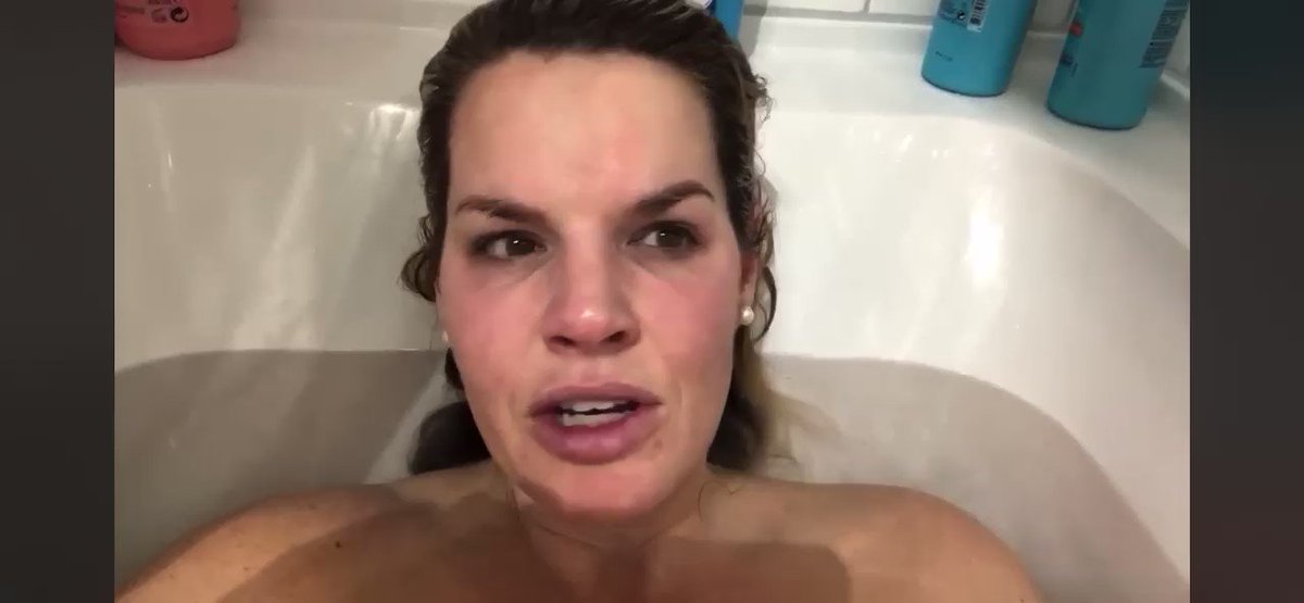 WatchCanada's tweet image. Holy shit, in all the excitement I didn't realize convoy puke #MapleMAGA loser and bathtub enthusiast Michelle Ferreri @mferreriptbokaw got kicked to the curb in Peterborough! Wonderful! #cdnpoli