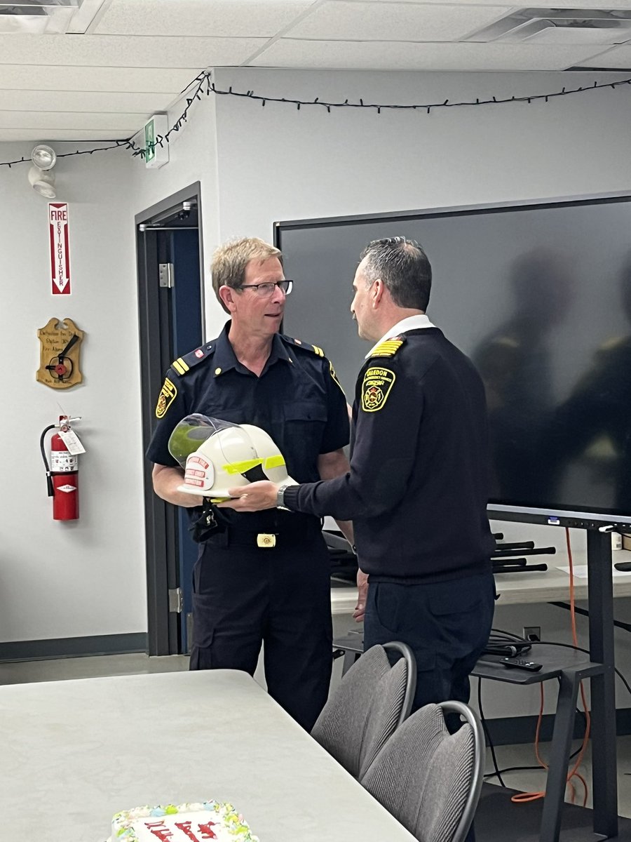 CaledonFireES's tweet image. Today marks the last day of service for District Chief Paul Bebbington of Station 304 Cheltenham. Since joining Caledon Fire on Oct 1, 1978, Paul has led with heart, courage, and a deep commitment to community. 

His 46 years of service reflect true leadership and the spirit of…