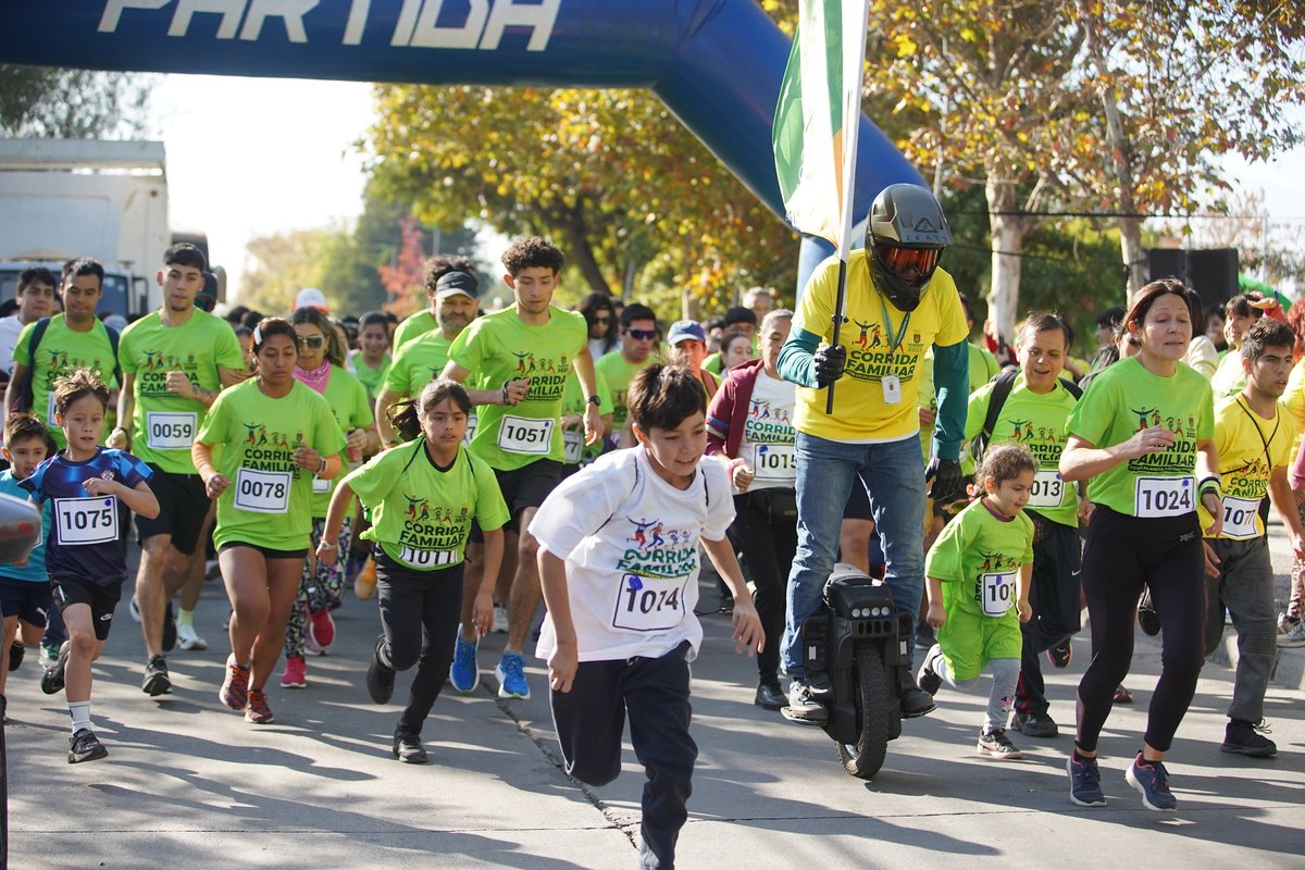 El pasado domingo 27 de abril, la comuna de La Granja vivió una verdadera fiesta deportiva y familiar con la Corrida Familiar por el Planeta
Revisa las fotos aquí flic.kr/s/aHBqjCbBFz