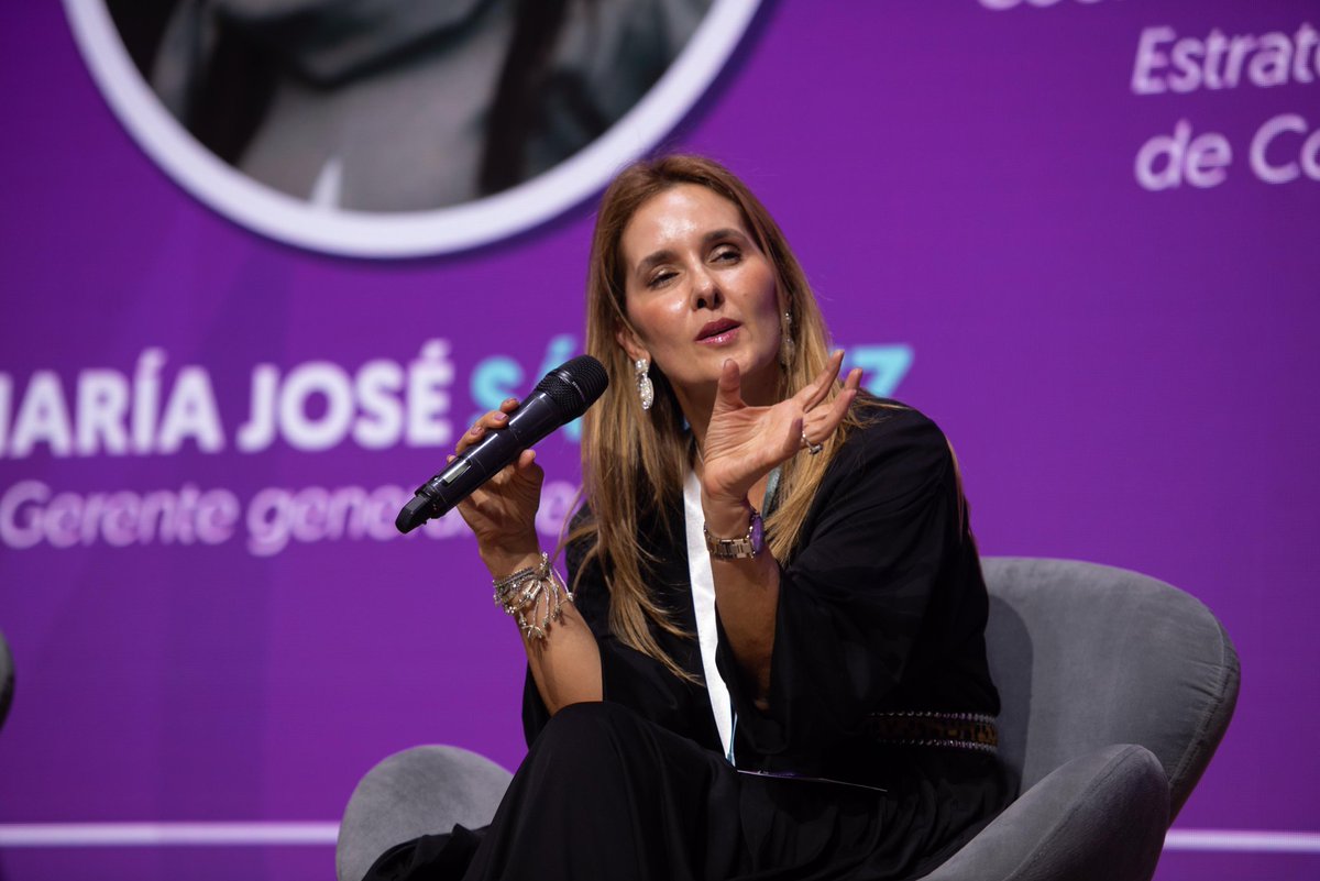 FundacionJuanfe's tweet photo. @HiroshiWago @ww4wco @PilarSanabria @marcegarcia_c Exploramos el poder femenino en el mundo empresarial junto a @Victor_Malagon, @marcegarcia_c, Maria José Sánchez y @angelagaviria 
@ww4wco 
#ThePowerOfUnity #WW4WesJuanfe #ImpactoSocial  #EmpoderamientoFemenino #Sostenibilidad https://t.co/S5z00a4Ewc