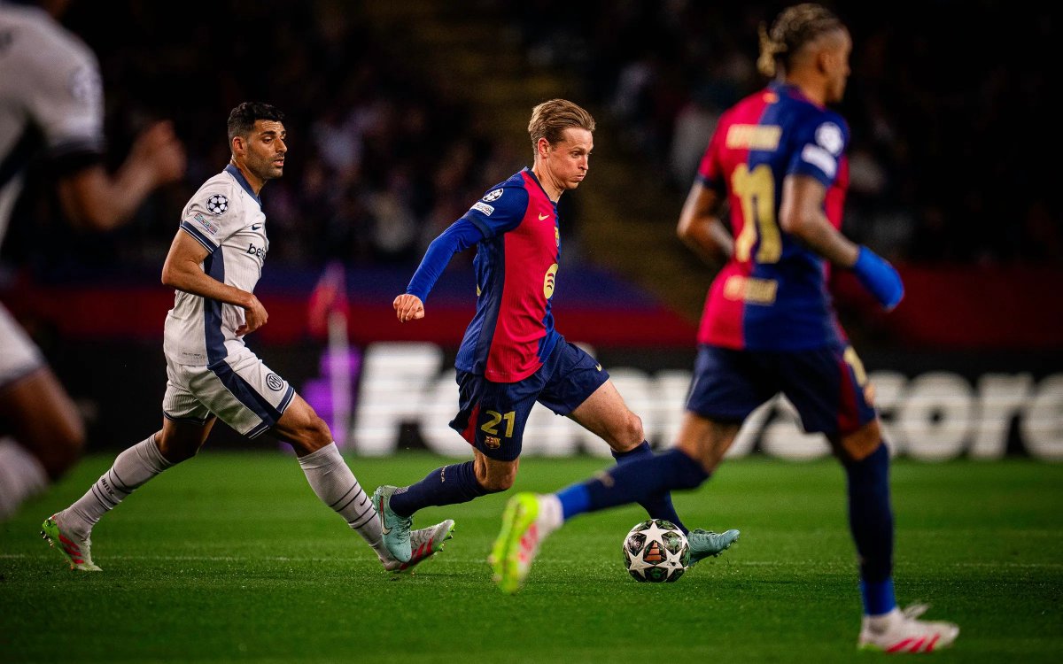 Barca_Buzz's tweet photo. 📊 | Frenkie De Jong vs Inter Milan.

- 112 Touches.
- 100/103 Passes. (97%) (Most)
- 3 Chances Created. (Most)
- 20 Passes into Final Third.
- 5/5 Accurate Long Balls. (100%)
- 0 Times Dispossessed.
- 6 Ball Recoveries.
- 3/4 Ground Duels Won. (75%) https://t.co/H24KlVnP7d