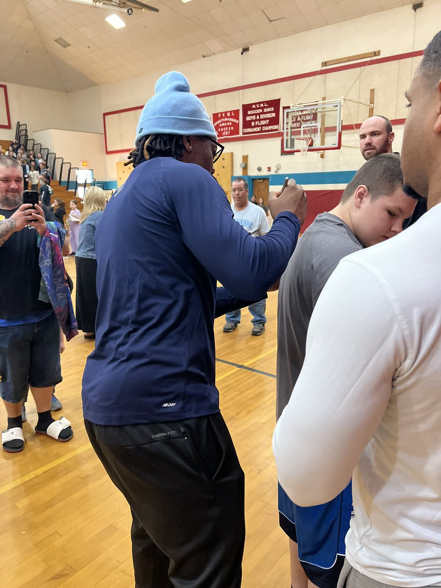 Maine Football (@blackbearsfb) on Twitter photo The Black Bears stopped by to visit our friends at the Dr. Lewis Libby school!
#BlackBearNation | ⬆️ | <a href="/UScellular/">UScellular</a> The Black Bears stopped by to visit our friends at the Dr. Lewis Libby school!
#BlackBearNation | ⬆️ | <a href="/UScellular/">UScellular</a>