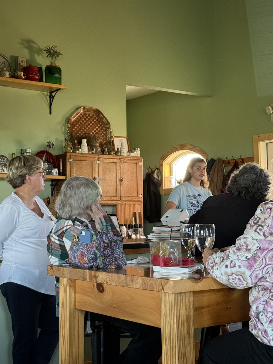 Mrs. Spitzer tweet media