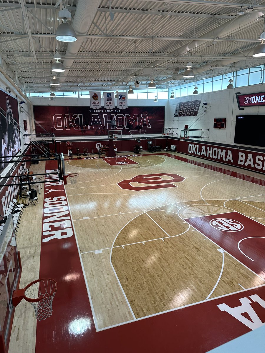 Julie Goetz tweet media