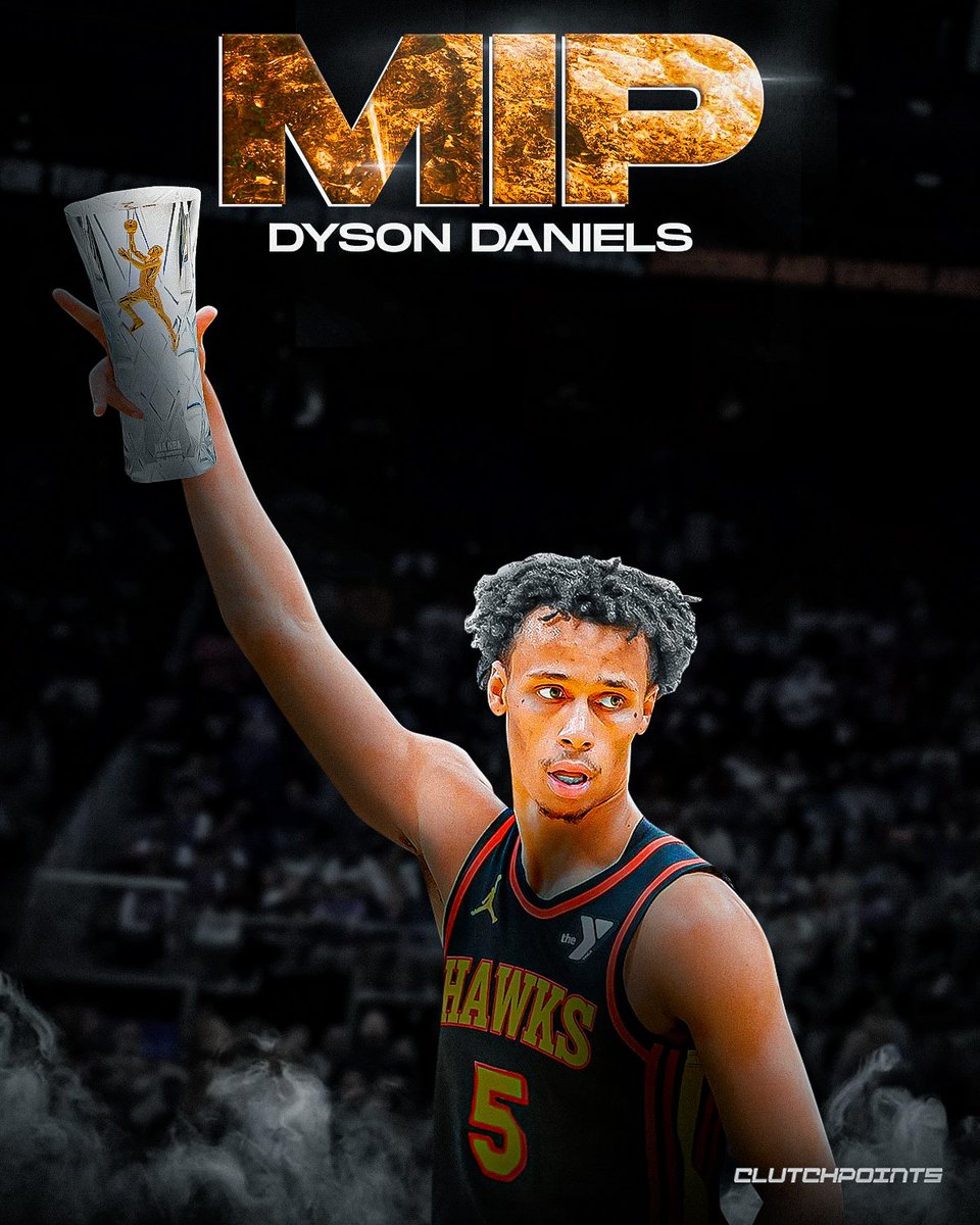 ClutchPoints's tweet photo. Dyson Daniels has won the 2024-25 Most Improved Player award 🏆

2023-24:            This season:
5.8 PTS      ➡️    14.1 PTS
1.4 STLS     ➡️    3.0 STLS

🔹229 steals (1st in NBA)
🔹27 games of 4+ steals (1st in NBA)
🔹443 total deflections (1st in NBA) https://t.co/J7oAlsR2oa