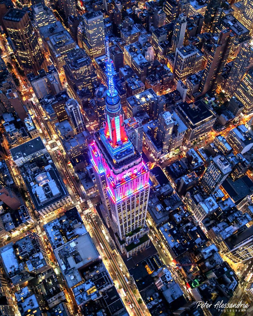 Empire State Building tweet media