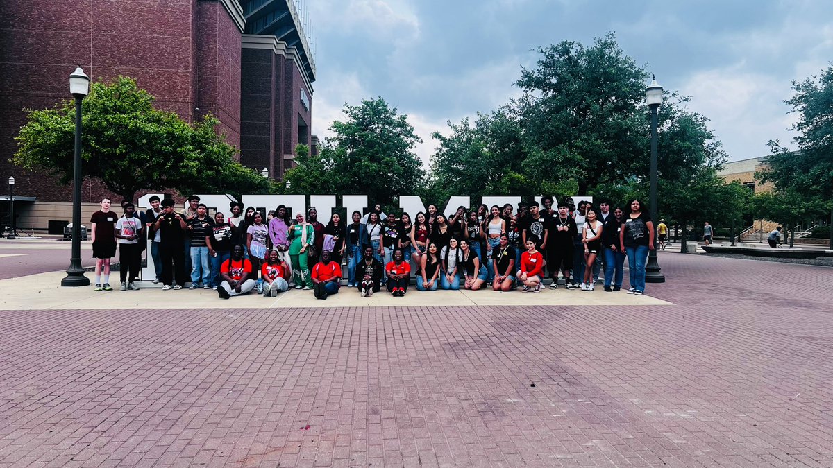 NolanLowe50528's tweet photo. The MECCA arranged for some of our AVID students to visit Texas A&M today. What an incredible tour. The students thoroughly enjoyed it, along with the pizza; they are now eager to explore additional colleges.
#MECCAAVID
#CreatingOpportunity
#CollegeBound https://t.co/AdEiogNfCA