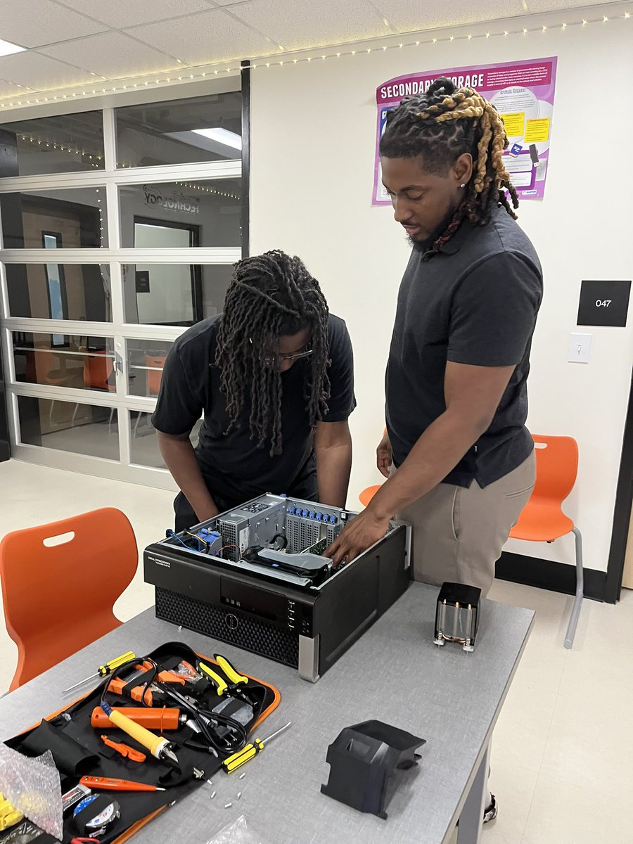 CassandraVJames's tweet image. Our Computer Networking students tested their hardware knowledge by taking apart and reassembling computers. My mother would’ve had a fit seeing me do that! 😱 But hey, it&apos;s all part of becoming the next tech pro! #impactfulprogramming #computernetworking #ourpromiseyourfuture