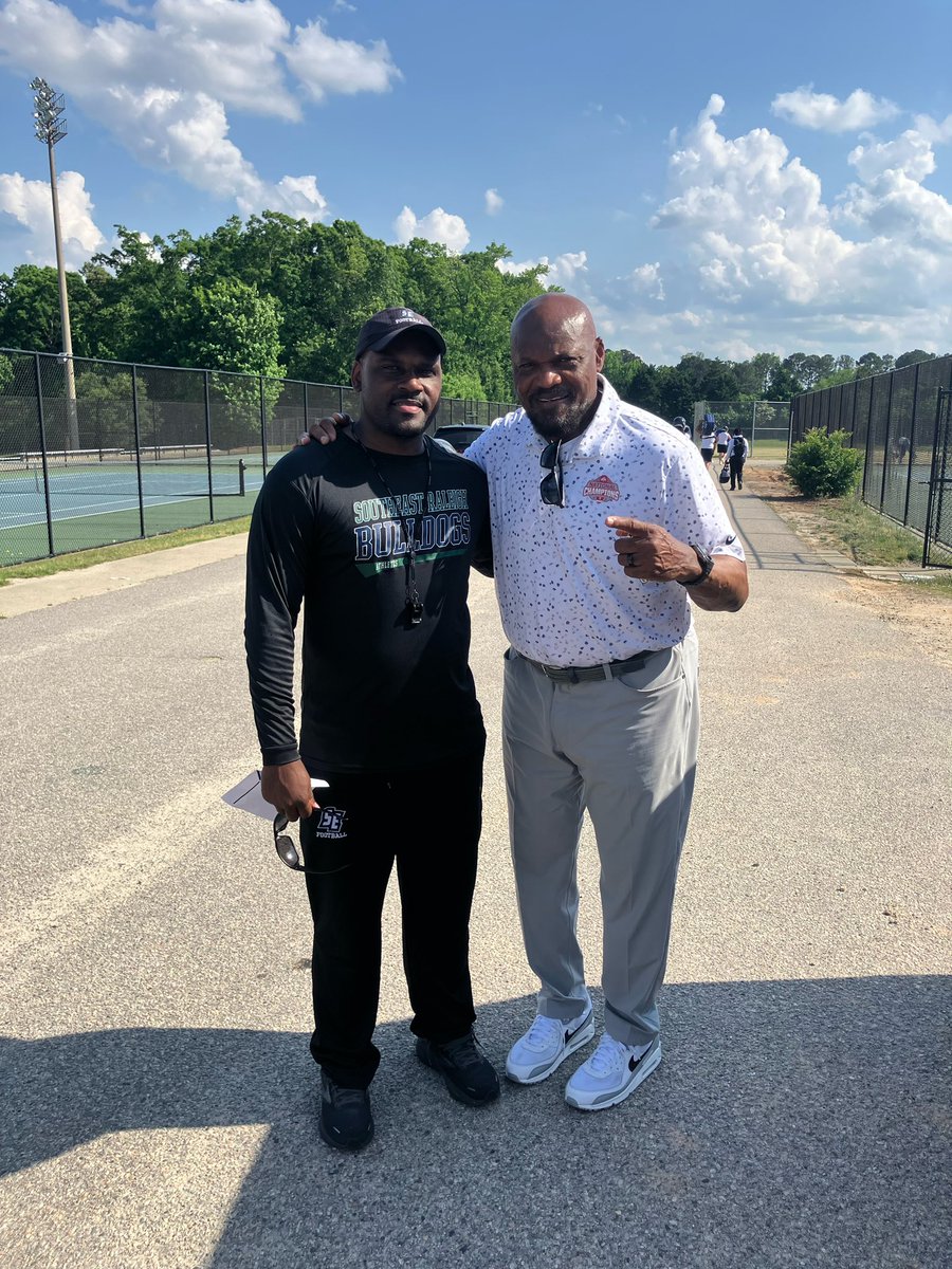 E. Campbell Jr. (@e_clazz) on Twitter photo <a href="/R2X_Rushmen1/">Larry A. Johnson</a> is the best in the nation! We appreciate you stopping by and spending some time! <a href="/R2X_Rushmen1/">Larry A. Johnson</a> is the best in the nation! We appreciate you stopping by and spending some time!