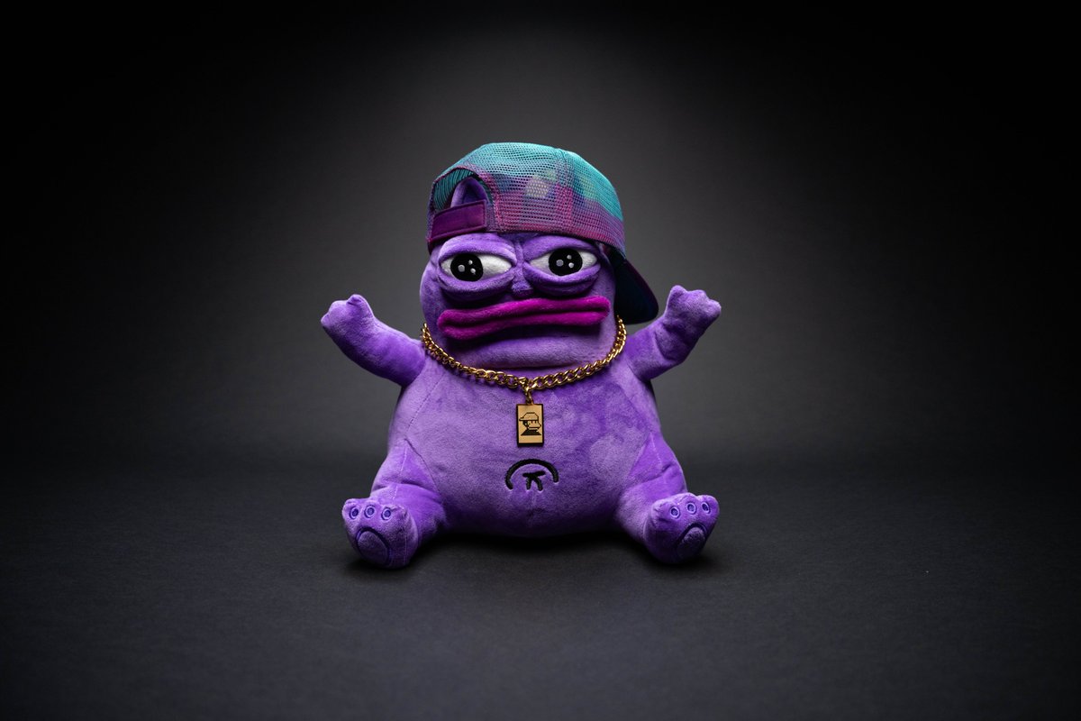 chonkycom's tweet photo. CONGRATULATIONS TO MEMECOIN LEGEND AND CHONKY FRIEND, @BLKNOIZ06  

WHO JOINS THE RANKS OF @SOLBIGBRAIN , @SOLANASENSEI , AND @DENX_SOL  AS THE MOST RECENT RECIPIENT OF A 1/1 CHONKY FATTIE. 

WE WANT TO CONTINUE HONORING OGS FROM THE MEMECOIN SPACE 

WHO DESERVES THE NEXT 1/1? https://t.co/kF8qtInwCt