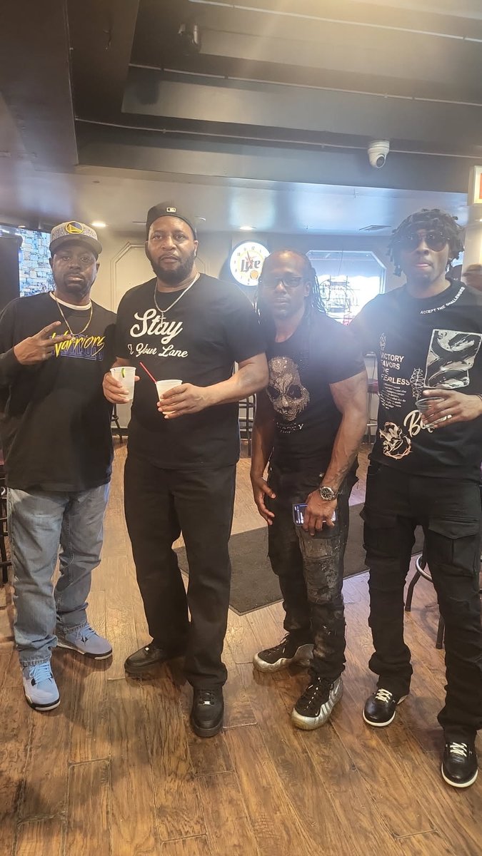 SLICK440's tweet image. The guys