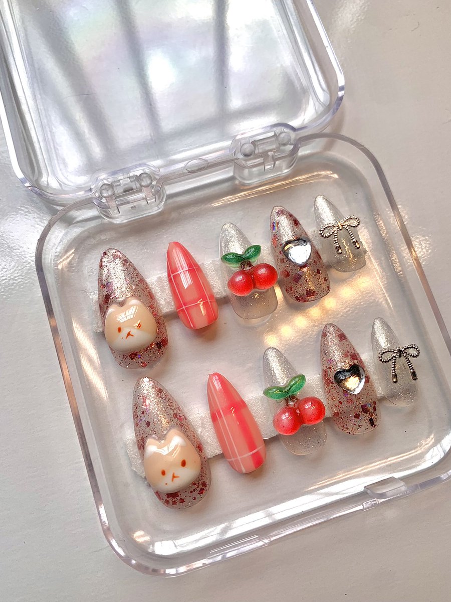 byunismagic's tweet photo. Oii gente, no show do Baekhyun vocês já sabem onde encomendar suas unhas, né? ♡
Me chama na DM do insta @delightnail_ pra garantir a sua press on — tenho os modelos prontos (nas fotos abaixo) e também faço personalizadas!
Mas corre, porque as vagas são limitadas! https://t.co/JV2k1J1JhS