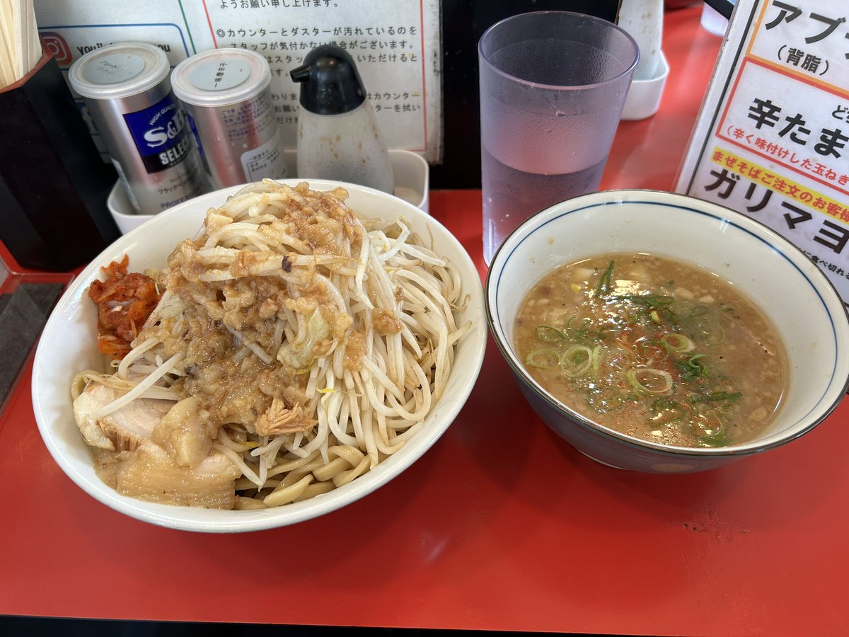 作田雅彦 (@masahikosakuta) on Twitter photo 東大前にある、「用心棒 本号」の期間限定メニュー「つけそば」(5/6まで)。
久々に訪れたこの店。食べ応え抜群でした😋
訪問日:2025年4月20日
<a href="/youjinbouH/">ラーメン用心棒本号@本郷3丁目~東大前まぜそば</a>
#用心棒本号 #つけそば #野菜マシ #ヅケアブラ #辛たま #東大前 #二郎系 #期間限定 東大前にある、「用心棒 本号」の期間限定メニュー「つけそば」(5/6まで)。
久々に訪れたこの店。食べ応え抜群でした😋
訪問日:2025年4月20日
<a href="/youjinbouH/">ラーメン用心棒本号@本郷3丁目~東大前まぜそば</a>
#用心棒本号 #つけそば #野菜マシ #ヅケアブラ #辛たま #東大前 #二郎系 #期間限定