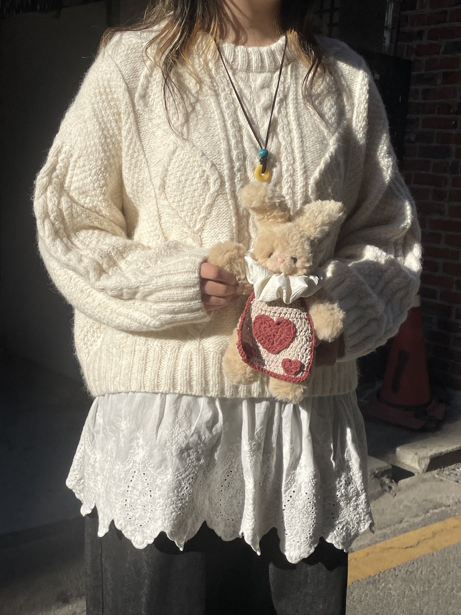 #리스스웨터 FO

뜨면 무조건 이쁘단 소리 10번 중에 10번 들음 
다음엔 브이넥 떠야쥐  ど⁰̷̴͈꒨⁰̷̴͈う♡