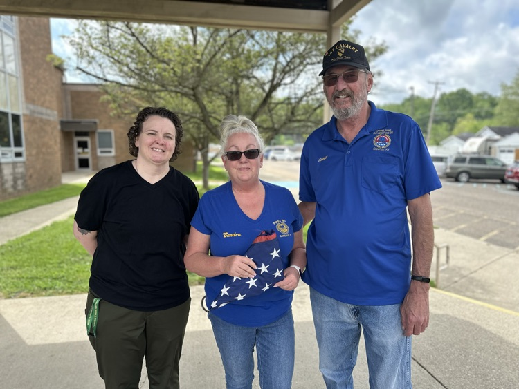 WurtlandMS's tweet photo. A SPECIAL THANKS

We owe a special note of thanks to Johnny and Sandra Salyers, representatives of AMVETS Post 95. Today, they donated new American and Commonwealth flags to Wurtland Middle School. 

We are so appreciative of their kindness and generosity! https://t.co/wOEJE506Vu