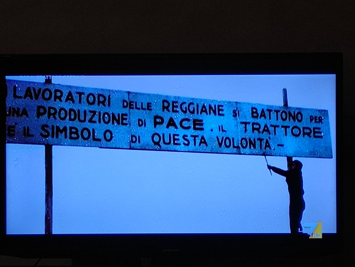 RE2000FALCO's tweet photo. Siamo commossi....un documentario MERAVIGLIOSO, toccante sotto tutti i punti di vista...ora si capiscono tante cose e soprattutto perché le #Reggiane NON possono essere dimenticate! Complimenti agli autori e a tutti i partecipanti. Aspettiamo i vostri commenti. https://t.co/8zgITBaQiE