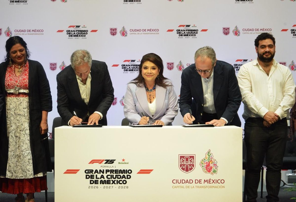 AnitaLomeli's tweet photo. La Jefa de Gobierno, @ClaraBrugadaM, firmó el acuerdo que garantiza la permanencia de la Fórmula 1 en la #CDMX hasta 2028.
Un evento que impulsa la economía, el turismo y proyecta a nuestra ciudad ante el mundo.
#F1CDMX #GranPremioMéxico #CapitalDeLaTransformación https://t.co/ruutJf30T3