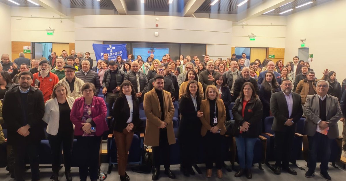 drt_biobio's tweet photo. En #Concepción: se realizó la ceremonia oficial de Conmemoración del Día Internacional del Trabajador/a. Al acto convocado por  @DPRBiobio y @TrabajoBiobio asistieron trabajador@s públicos y privados, autoridades y dirigentes sindicales, indicó directora @DirecDelTrabajo #Biobio. https://t.co/VfZKNrFDDl