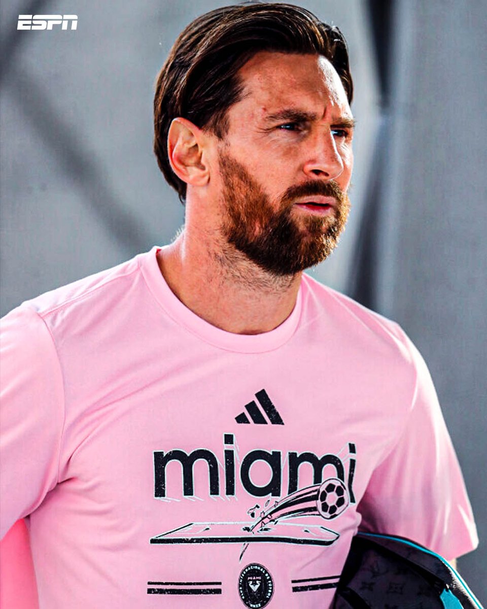 👋 ¡HOLA LEO! Messi ya está en el Chase Stadium para la vuelta de semifinales en la Champions Cup. ¿Podrán remontar la derrota 2-0 en la ida? 

#InterMiami #Whitecaps 

 ⏰ 20:45hs (Arg) 

📺 Mirá las semifinales de la CONCACAF #ChampionsCup en #DisneyPlus