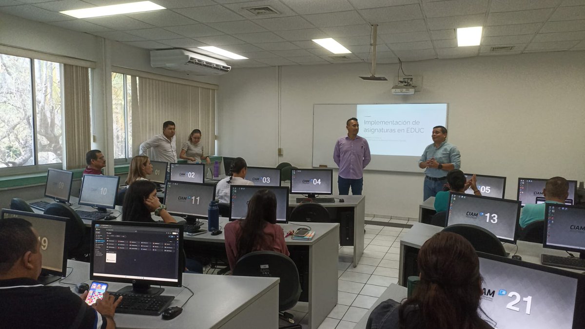 educenlinea's tweet photo. Segunda capacitación al profesorado del primer cuatrimestre del Bachillerato en línea
Este miércoles 30 de abril, en colaboración con la Dirección General de Recursos Educativos Digitales, llevamos a cabo la segunda capacitación dirigida al profesorado del Bachillerato en Línea. https://t.co/ofa99kSGkC
