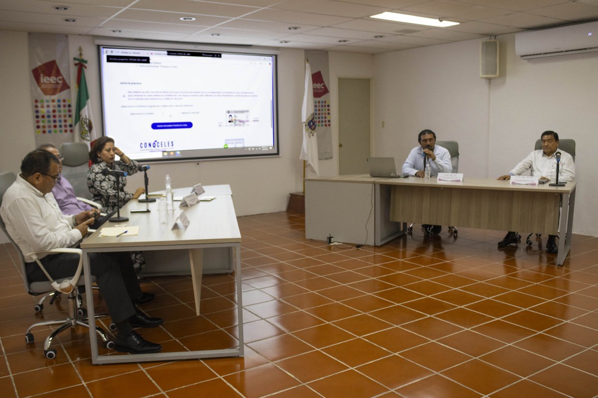 Encabezó el Vocal Ejecutivo del INE Campeche, <a href="/FernandoBalmes/">Fernando Balmes Perez</a> la realización del Foro Informativo sobre el Proceso Electoral Extraordinario del Poder Judicial de la Federación 2024-2025 en el Instituto Electoral del Estado de Campeche.