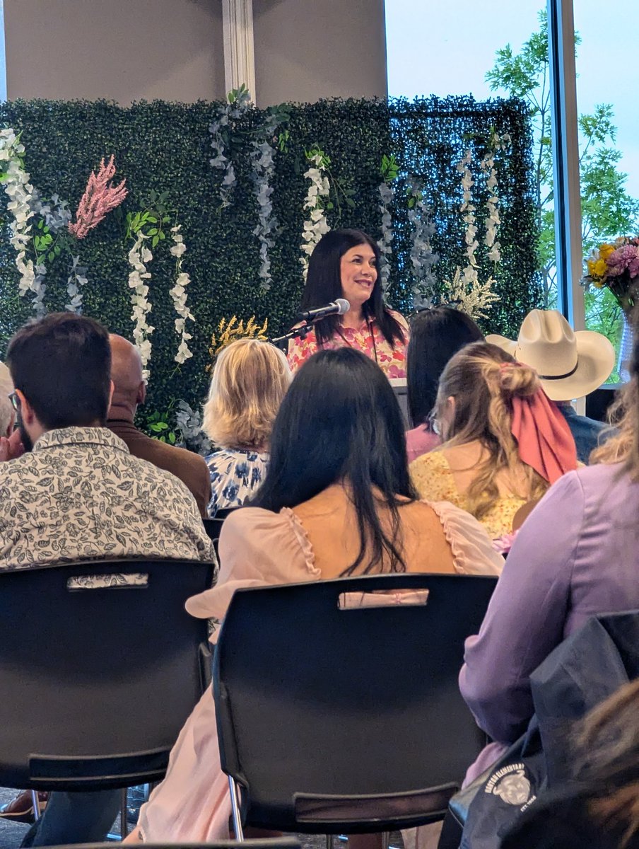 WTHanes's tweet image. Thank you @EduCroupe for hosting a beautiful ConnectEd EOY Celebration! Our mentors and mentees enjoyed the evening. @IrvingISD #heartwork